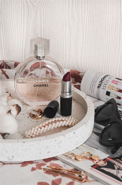 chanel chance wallpaper|Awesome Chanel Perfume Wallpapers .